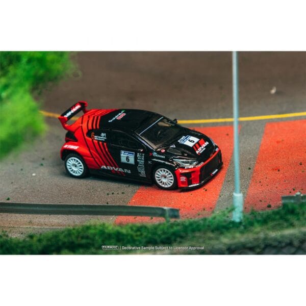 T64-092-24JRC06_1 (預訂 Pre Order) Tarmac Works T64-092-24JRC06 1/64 Toyota GR Yaris Rally2 Japanese Rally Championship 2024 Fumio Nutahara / Shungo Azuma